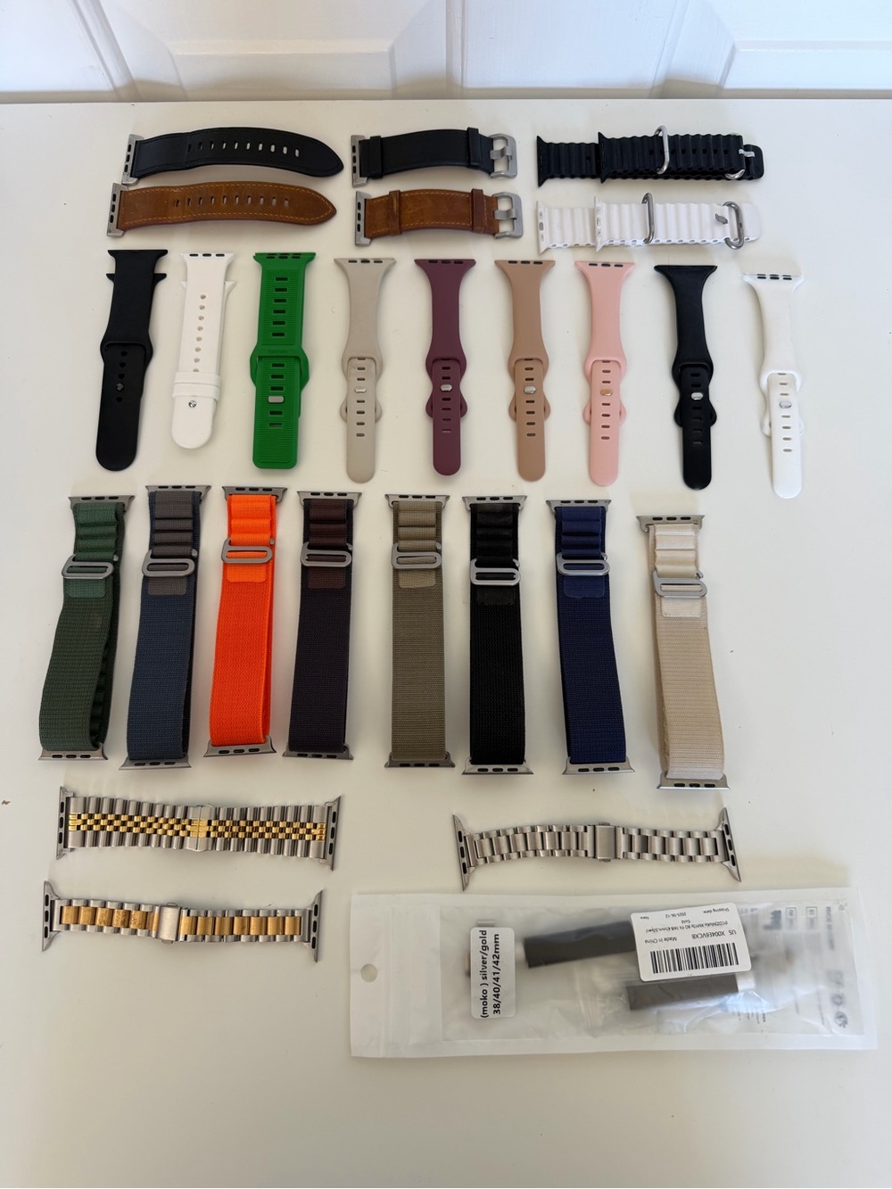 Apple Watch Ultra / 49mm Band Lot – 24 Bands (Rubber, Leather, Nylon, Metal)